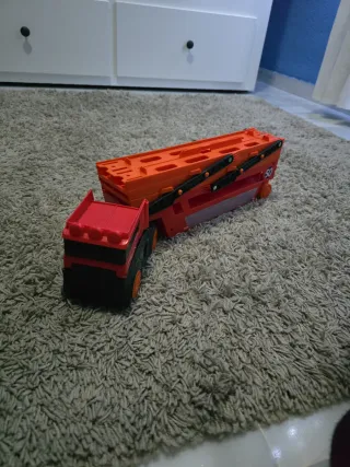 Camión Transportador Hot Wheels Naranja y Rojo