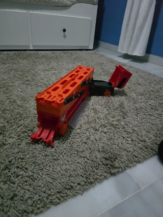 Camión Transportador Hot Wheels Naranja y Rojo