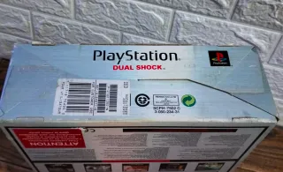 PlayStation 1 con scatola e accessori
