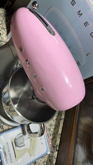 Batidora Amasadora SMEG Rosa. Similar a KitchenAid