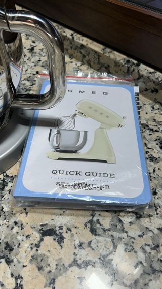 Batidora Amasadora SMEG Rosa. Similar a KitchenAid