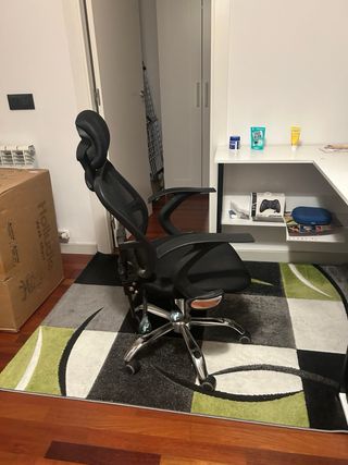 Silla de escritorio ergonómica negra