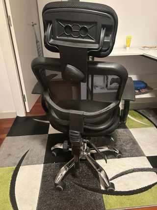 Silla de escritorio ergonómica negra