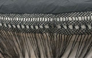 Mantón de Manila bordado 124x137 cm