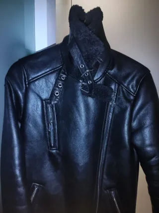 Chaqueta polipiel Bershka forrada Talla M