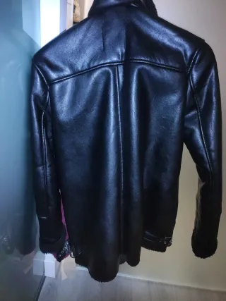 Chaqueta polipiel Bershka forrada Talla M