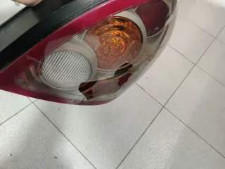 Nissan Almera N16 Piloto trasero derecho