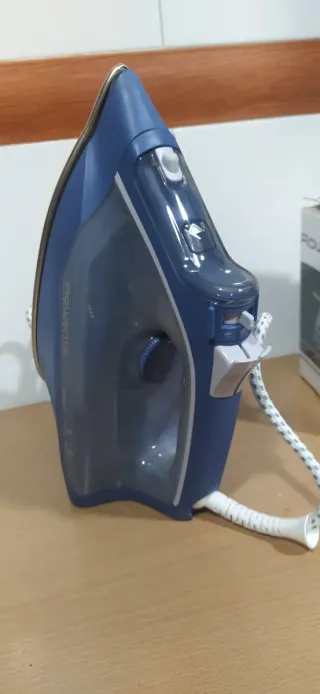 Plancha de vapor Rowenta azul
