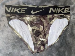 Slip Nike Camuflaje Marrón y Verde