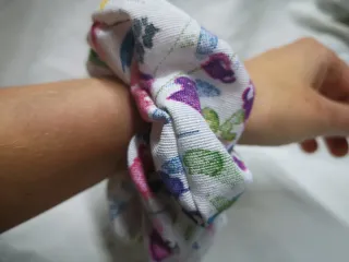 Conjunto Pulsera Monedero y Coletero Artesanal