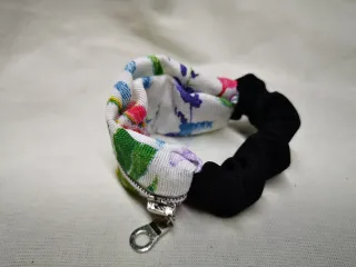 Conjunto Pulsera Monedero y Coletero Artesanal