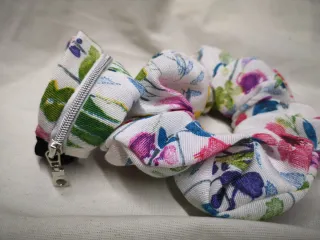 Conjunto Pulsera Monedero y Coletero Artesanal