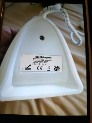 Plancha Eléctrica Azul y Blanca