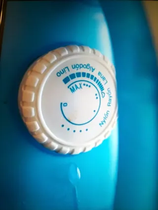 Plancha Eléctrica Azul y Blanca