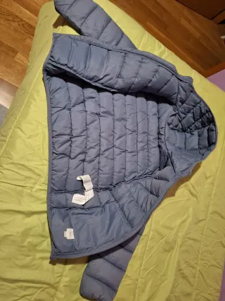 Chaqueta plumífero ligero azul