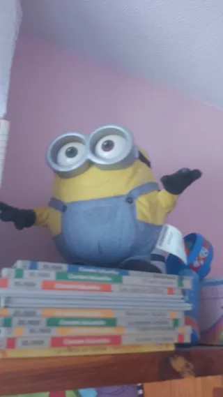Muñeco Minion con música y movimiento