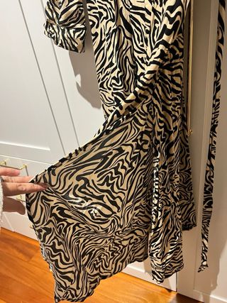 Vestido camisero estampado de Stradivarius Talla S