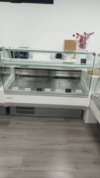 Vitrina expositora refrigerada