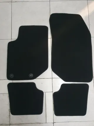 Juego Alfombrillas Jeep Avenger originales.