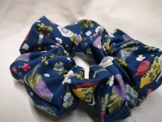 Conjunto Artesanal: Pulsera Monedero y Coletero