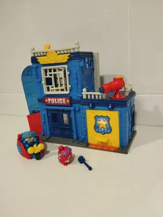 Superzings Estación de Policía con Accesorios