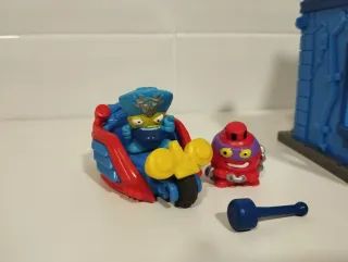 Superzings Estación de Policía con Accesorios