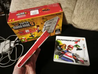 Nintendo 2DS Edición Especial + 2 juegos de Mario