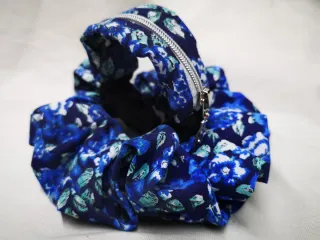 Conjunto Pulsera Monedero y Coletero Artesanal