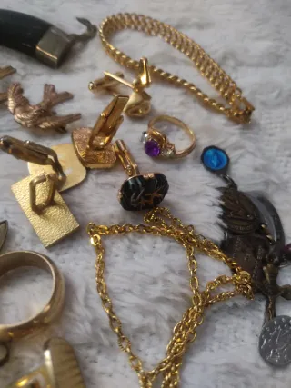 Lote di bijouterie e oggetti vintage