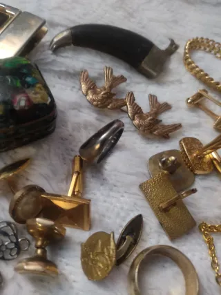 Lote di bijouterie e oggetti vintage