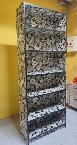 Estantería Ikea estampada