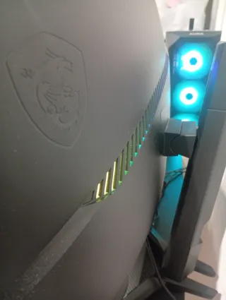 Monitor MSI 27 pulgadas 240Hz 2560 x1440p VA Curvo