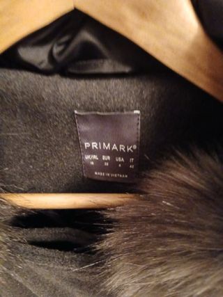 Chaqueta Primark con capucha y pelo