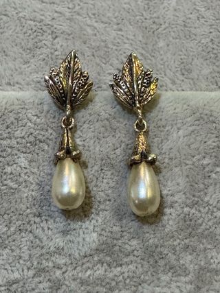 Brincos vintage prata com contraste