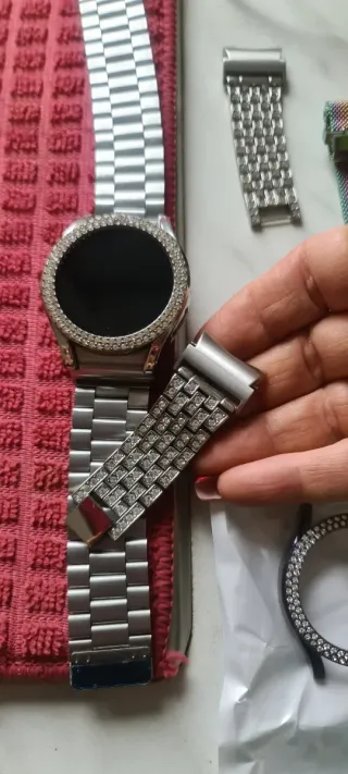 Samsung Galaxy Watch 5 con cinturino gioiello