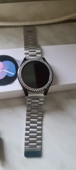 Samsung Galaxy Watch 5 con cinturino gioiello