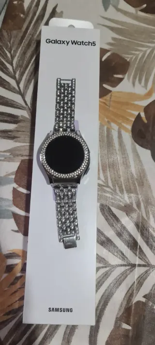 Samsung Galaxy Watch 5 con cinturino gioiello