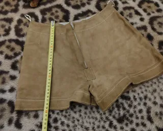 Falda y short de piel marrones