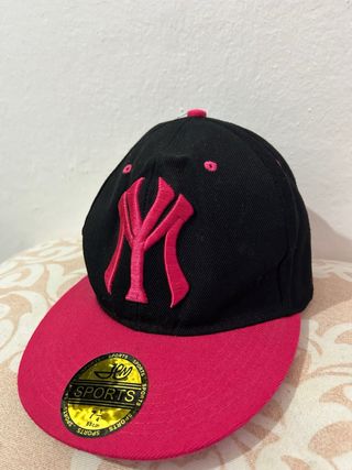 Gorra New York Yankees Negra y Rosa
