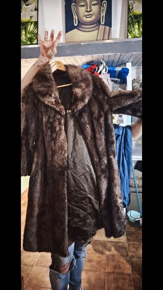 Abrigo largo de pelo marrón