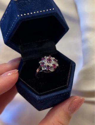 Sortija oro 18k flor rubíes y brillantes