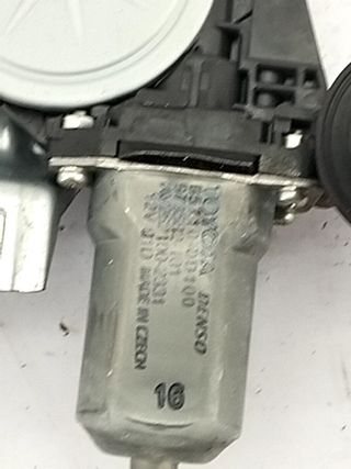 MOTOR ELEVALUNAS DELANTERO DERECHO TOYOTA YARIS (KSP9/SCP9/N