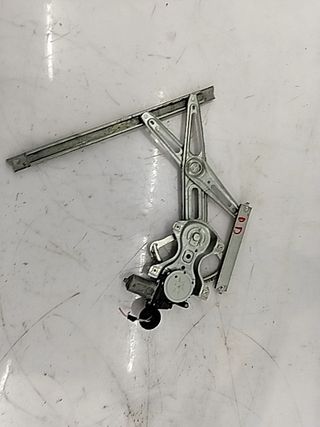 MOTOR ELEVALUNAS DELANTERO DERECHO TOYOTA YARIS (KSP9/SCP9/N