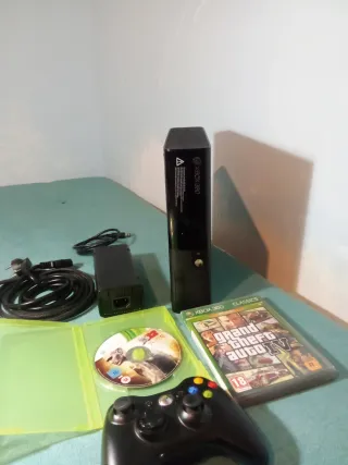 Consola Xbox 360 Negra + Mando y Juegos ,