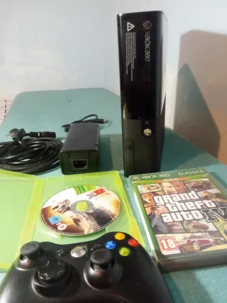 Consola Xbox 360 Negra + Mando y Juegos ,