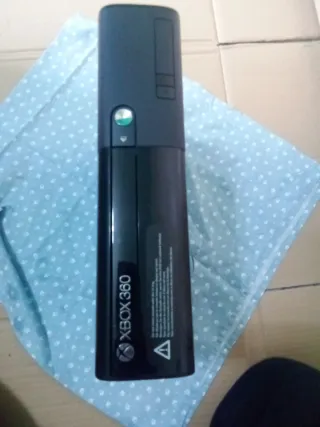 Consola Xbox 360 Negra + Mando y Juegos ,