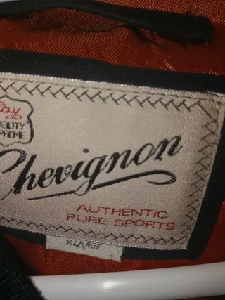 Chaqueta de piel Chevignon negra
