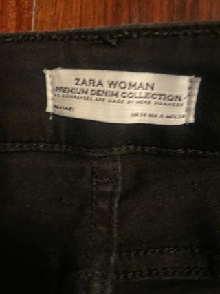 Pantalones vaqueros negros rotos mujer