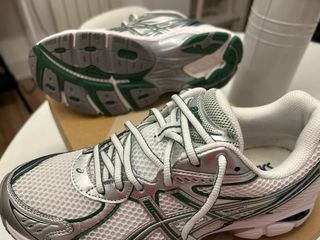 Zapatillas Asics GT2160 Plata y Blanco