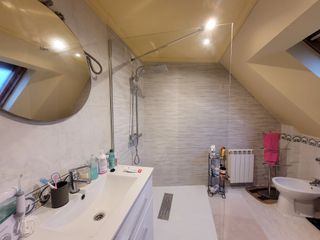 PONTEAREAS. 190.000. PISO 3 DORMITORIOS. IMPECABLE